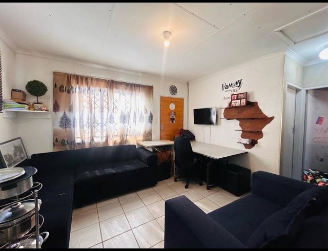 2 BEDROOM HOUSE FOR SALE IN SAVANNA CITY